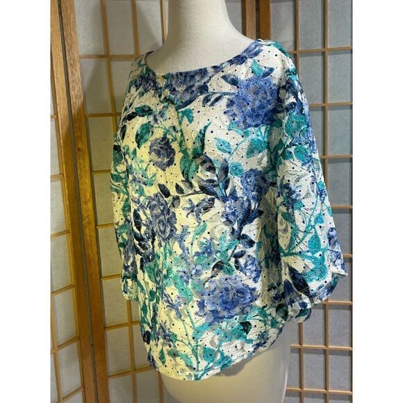 Draper's and Damons Sm Lace/Rhinestone Blouse - Picture 11 of 16